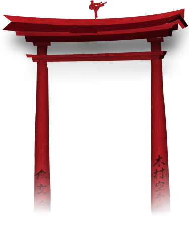 Rotes Torii mit Karatekämpfer